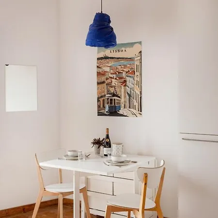 Bright Studio With Open Views | Alfama Apartmán *