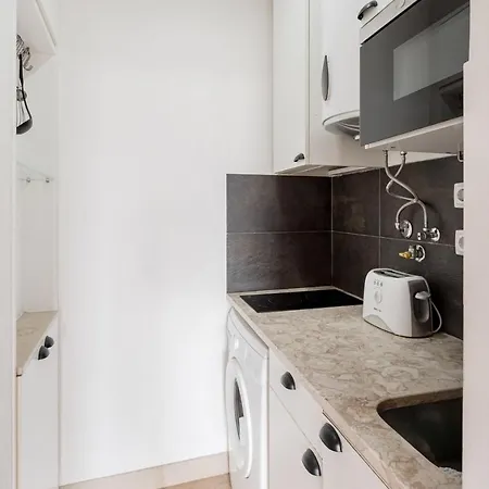 Bright Studio With Open Views | Alfama * Lisboa