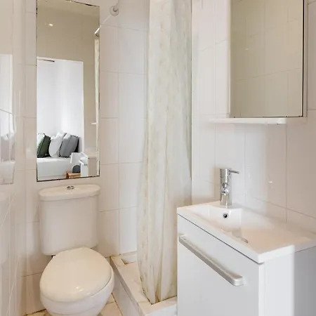 Bright Studio With Open Views | Alfama Apartmán *