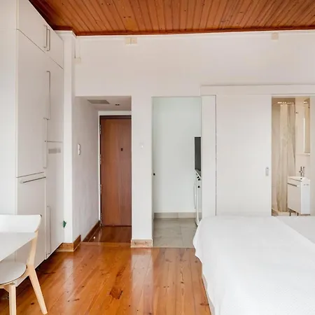 Bright Studio With Open Views | Alfama * Lisboa