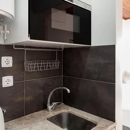 Bright Studio With Open Views | Alfama Apartmán