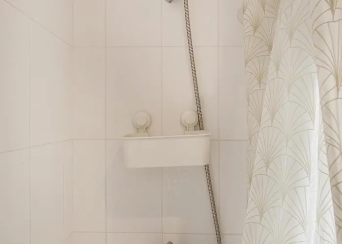 Alfama Views In Historical Лісабон