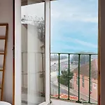 Alfama Views In Historical Apartment Lisbon
